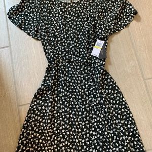 Floral dress with sleeves